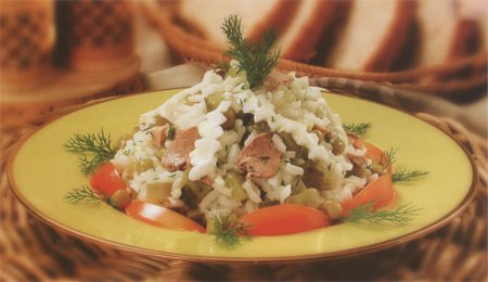 Салат из печени трески с рисом