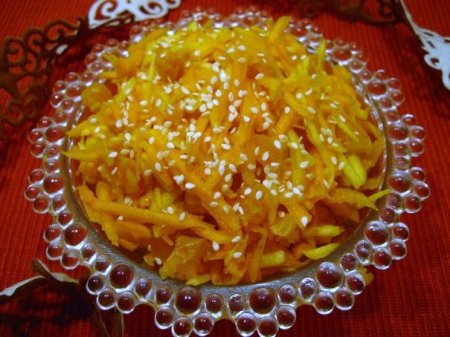 Салат из тыквы, яблок и кураги