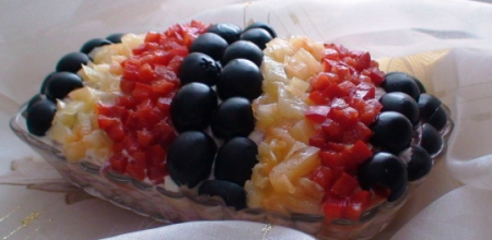 Салат с зеленой редькой и мясом