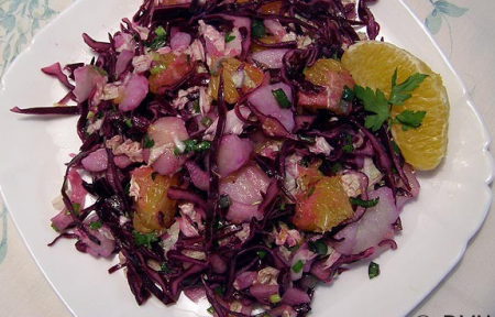 Салат из красной капусты с апельсинами и картофелем 