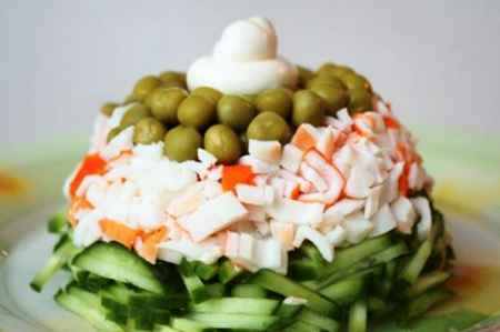Крабовые палочки с огурцом