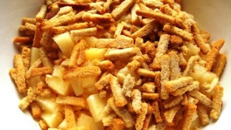 Салат из пекинской капусты и сухариками