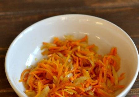 Салат с морковью и печенью