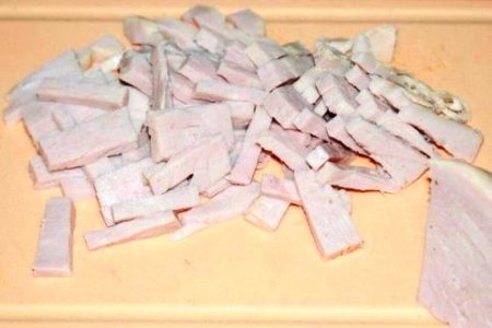 Салат из фасоли с бужениной