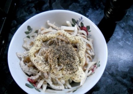 Салат из кальмаров и оливок