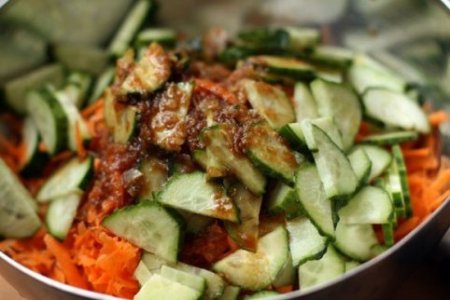 Острый салат из моркови