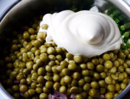 Салат из пекинской капусты с ветчиной