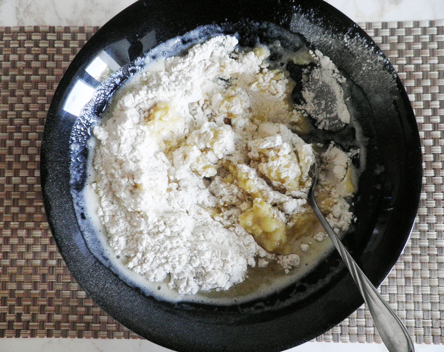 Пирог с творогом и ежевикой