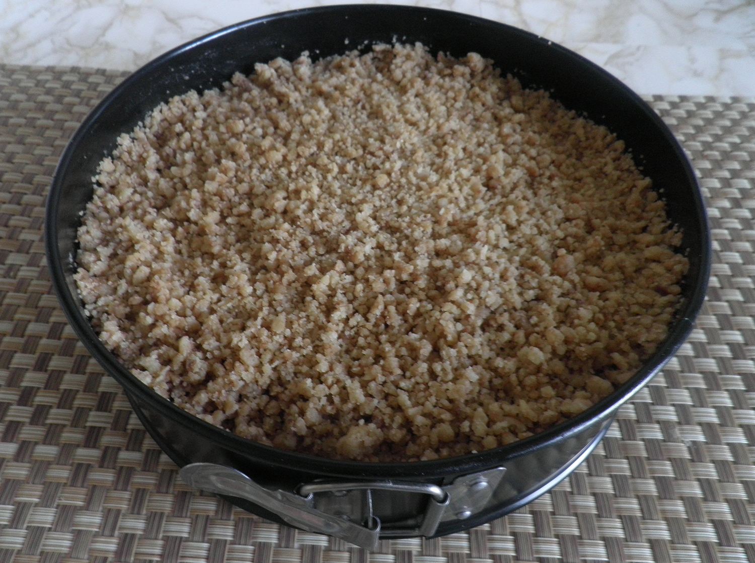 Пирог с творогом и ежевикой